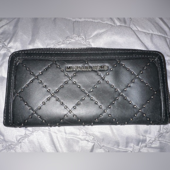 Michael Kors Handbags - Michael Kors wallet